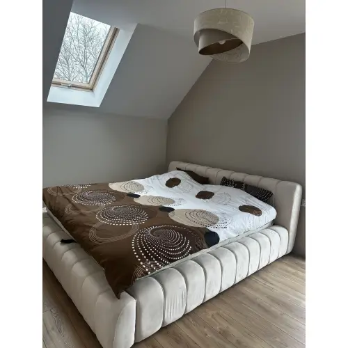 Łóżko tapicerowane TIMO w tkaninie Magic Velvet 2250